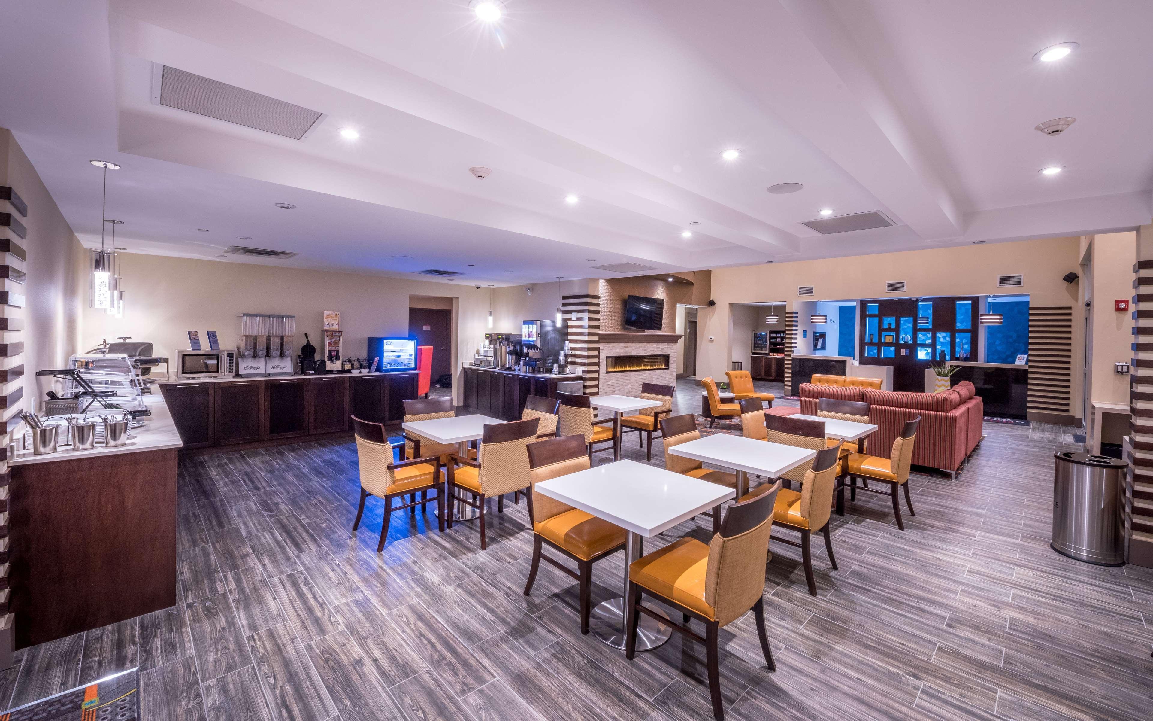 Best Western Plus Chateau Fort St. John Εξωτερικό φωτογραφία