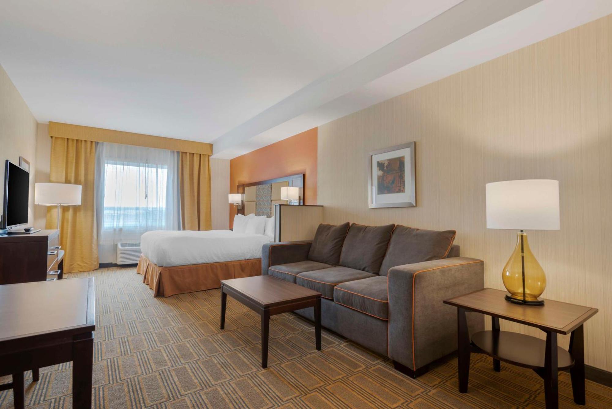 Best Western Plus Chateau Fort St. John Εξωτερικό φωτογραφία