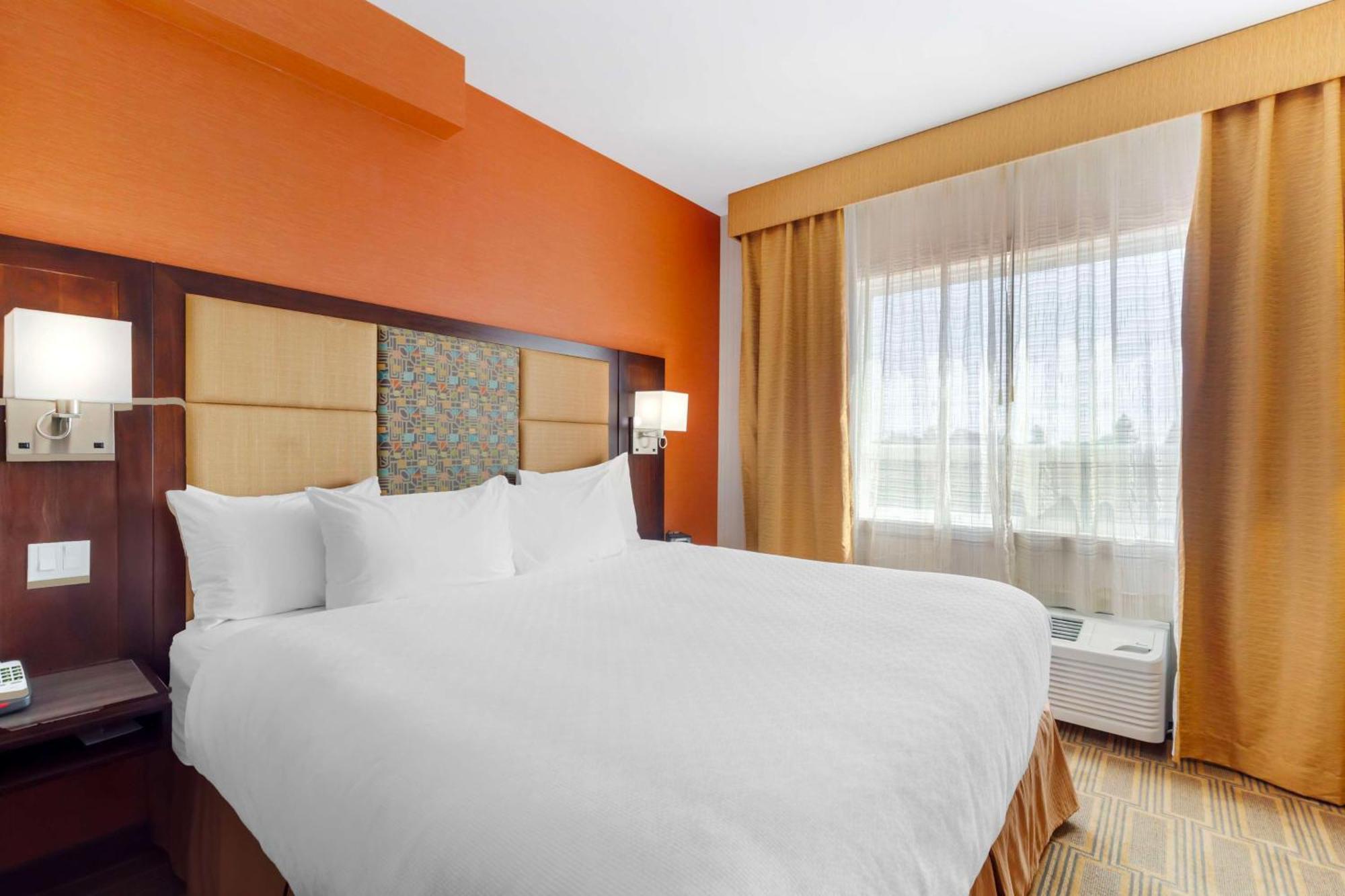 Best Western Plus Chateau Fort St. John Εξωτερικό φωτογραφία