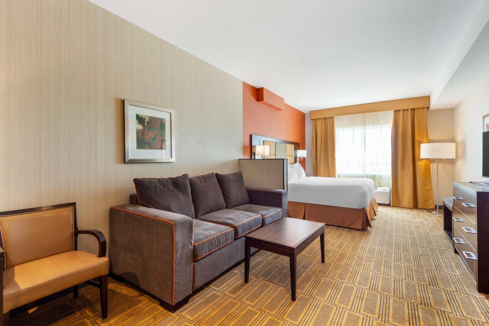 Best Western Plus Chateau Fort St. John Εξωτερικό φωτογραφία