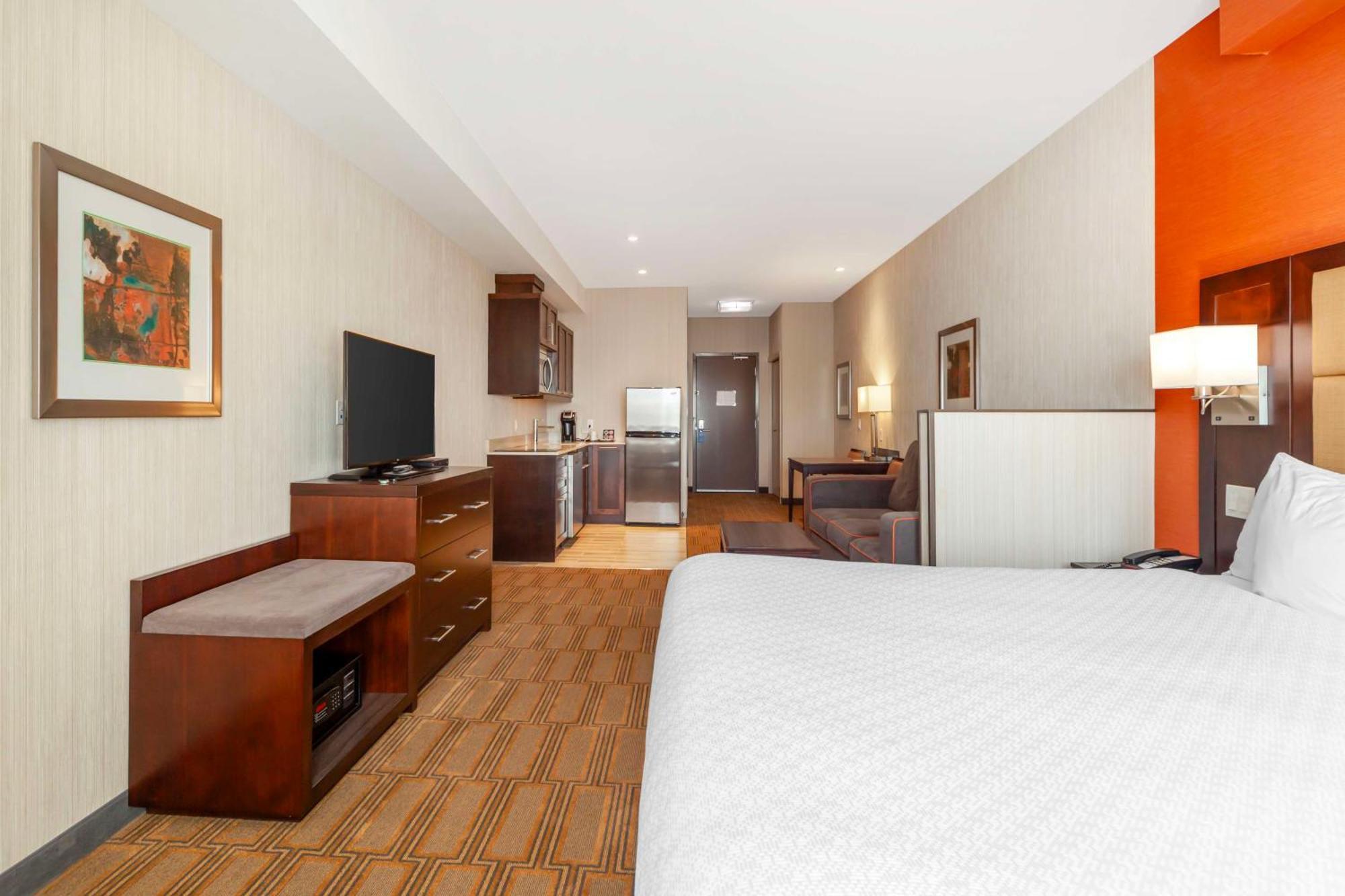 Best Western Plus Chateau Fort St. John Εξωτερικό φωτογραφία
