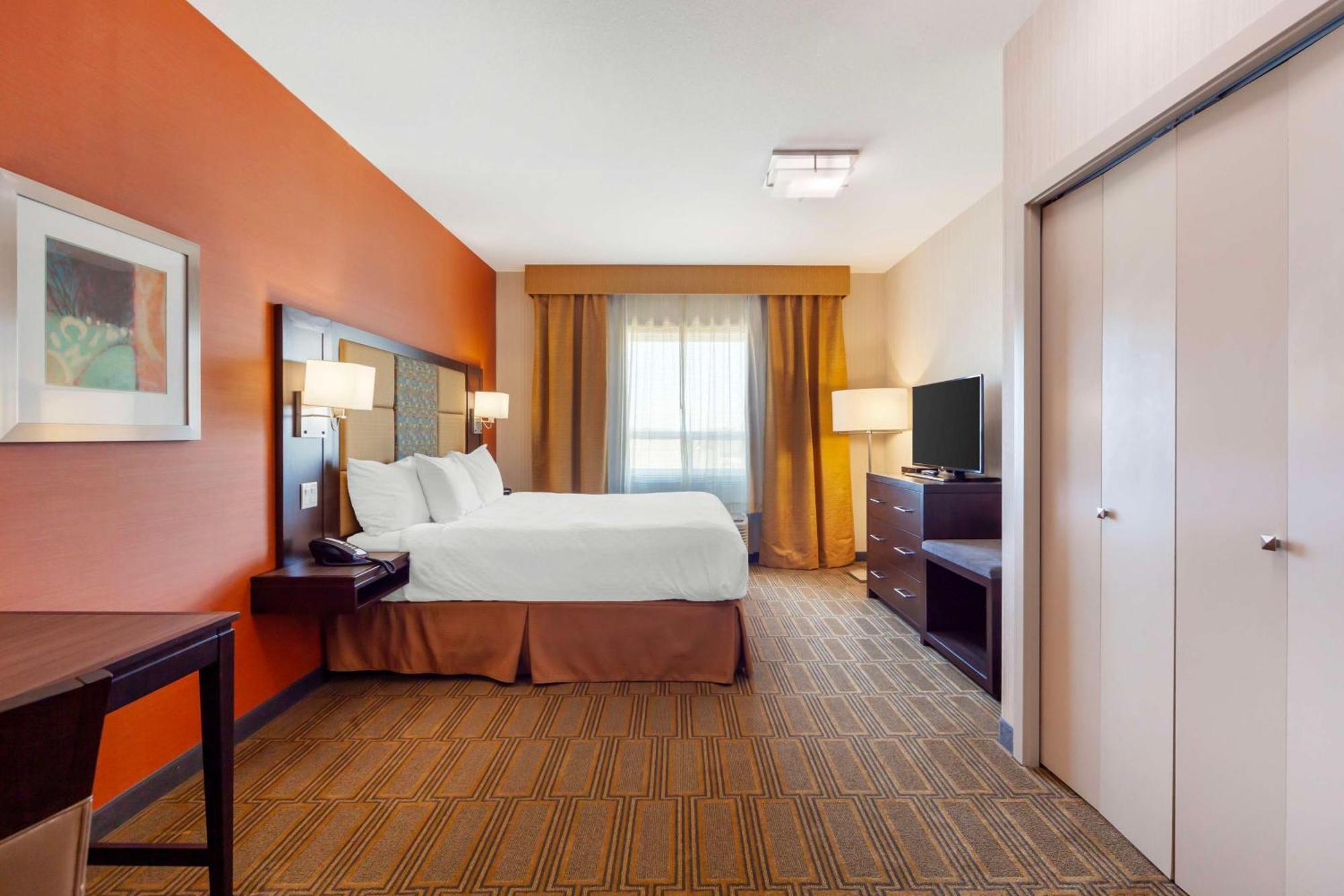 Best Western Plus Chateau Fort St. John Εξωτερικό φωτογραφία