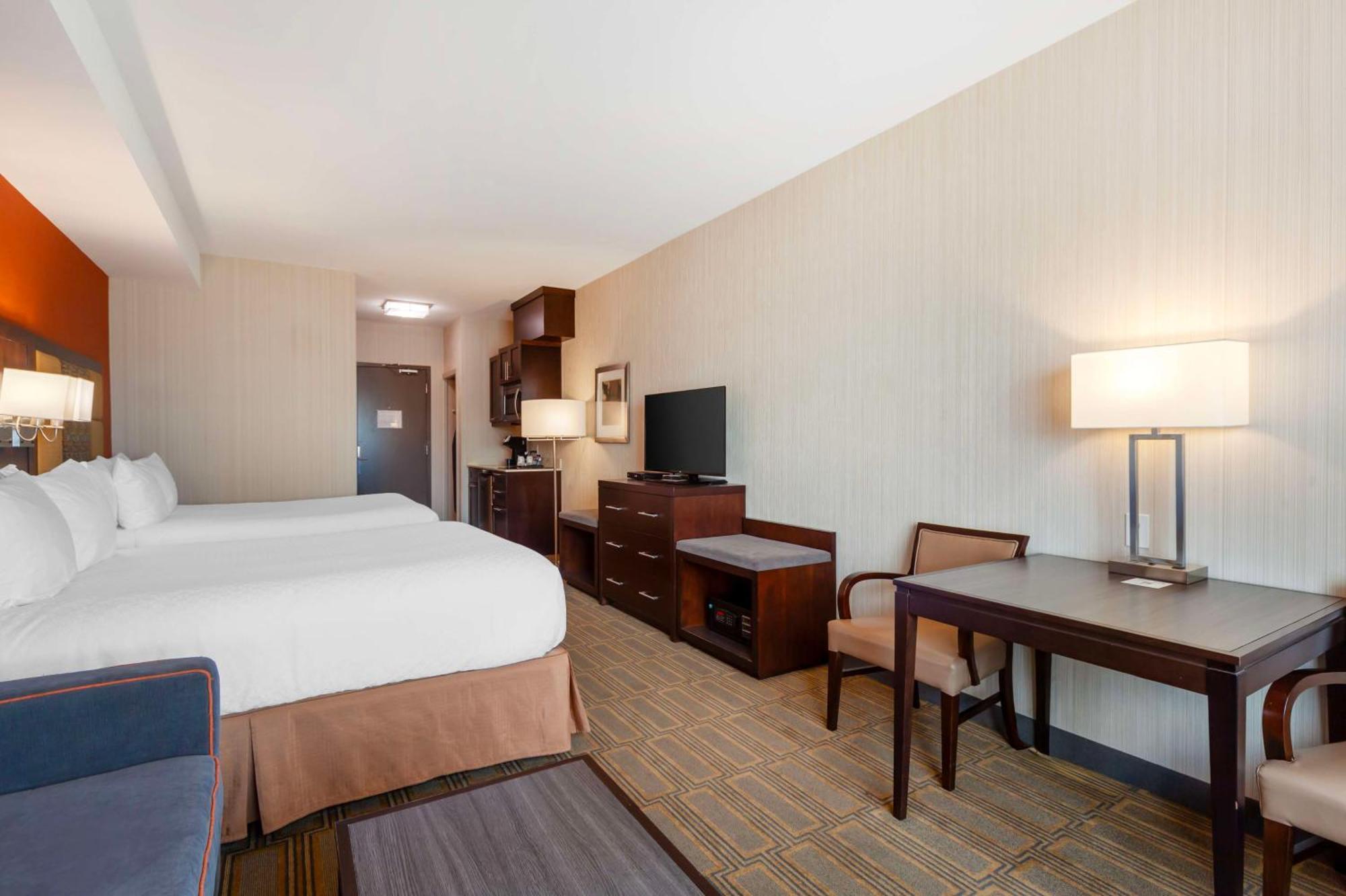 Best Western Plus Chateau Fort St. John Εξωτερικό φωτογραφία